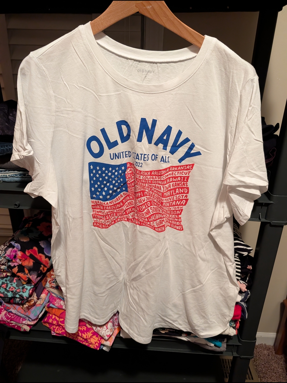 Old Navy White Womens Short-Sleeve Tee with Red & Blue Flag Graphic 2022 Size 2x